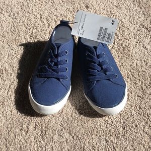 BNWT Navy blue canvas shoes